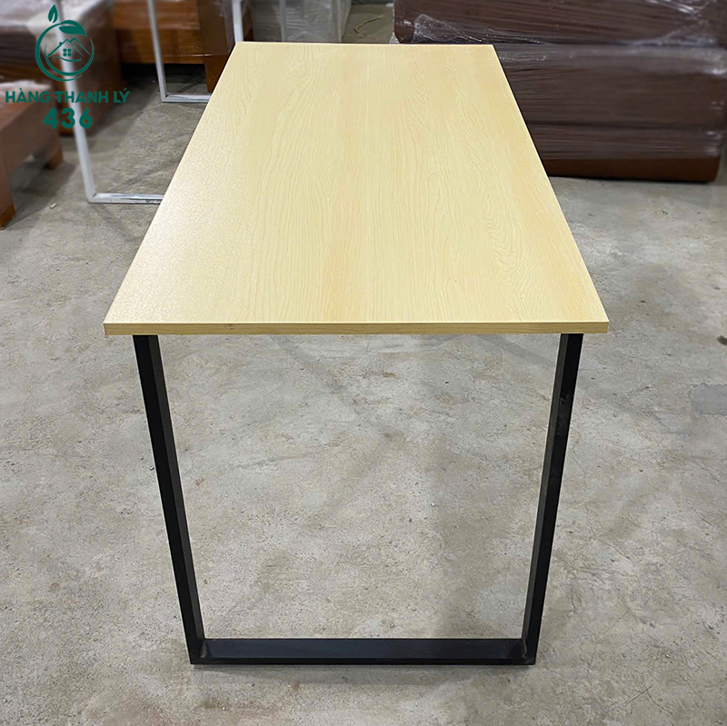 thanh-ly-ban-lam-viec-21 Thanh Lý Bàn Làm Việc 1M2 Chân Sắt U Mới 99%