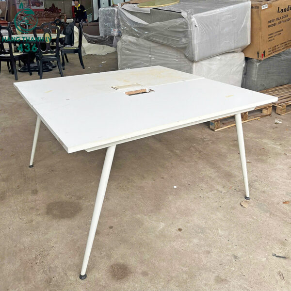 ban-hop-chan-sat-cu-1m4x2m8-mau-trang-hien-dai (1) ban hop chan sat cu 1m4x2m8 mau trang hien dai 1