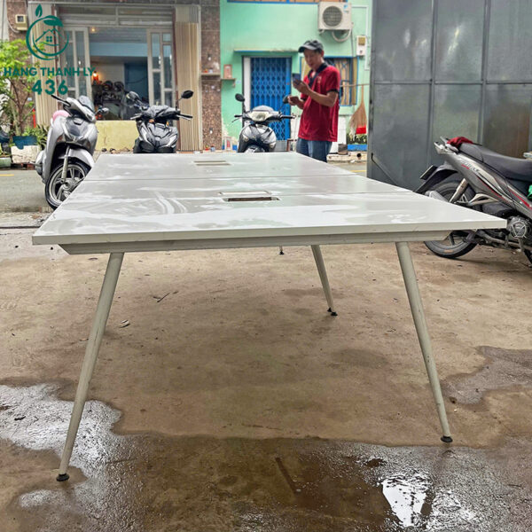 ban-hop-chan-sat-cu-1m4x2m8-mau-trang-hien-dai (6) ban hop chan sat cu 1m4x2m8 mau trang hien dai 6