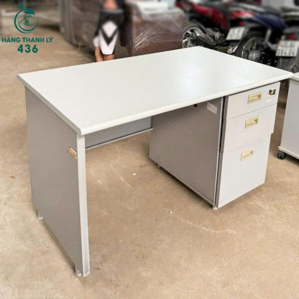 ban lam viec cu hoa phat 1m2x70cm 2