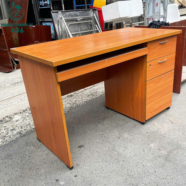 ban lam viec go cu 1m2x60cm kem hoc 2