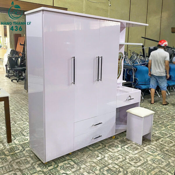 thanh ly tu ao nhua kem ban trang diem 4