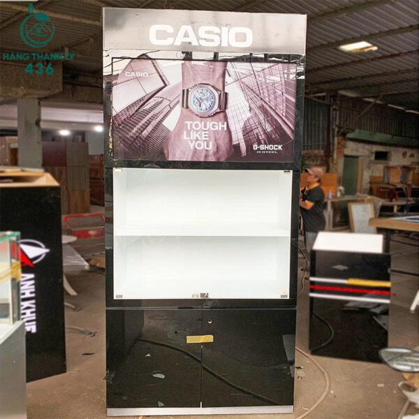 tu ke trung bay cu cua kinh