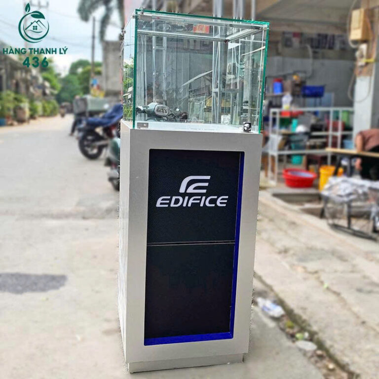 tu trung bay cu mat kinh 2