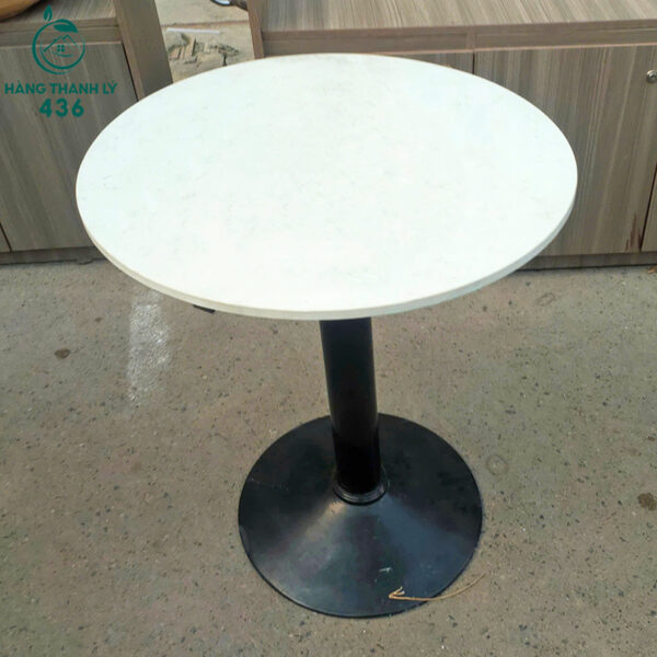 ban cafe cu mat tron chan kim loai chac chan gia re