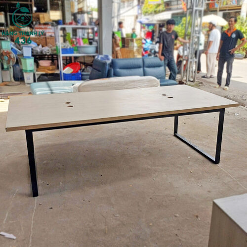 Bàn Làm Việc Cũ 1M1x2M4 4 Lỗ Đi Dây Điện Tiện Lợi 4 ban lam viec cu 1m1x2m4 4 lo di day dien 2