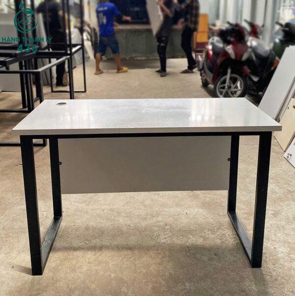 ban lam viec cu 1m2x60cm mau trang phong cach toi gian 5