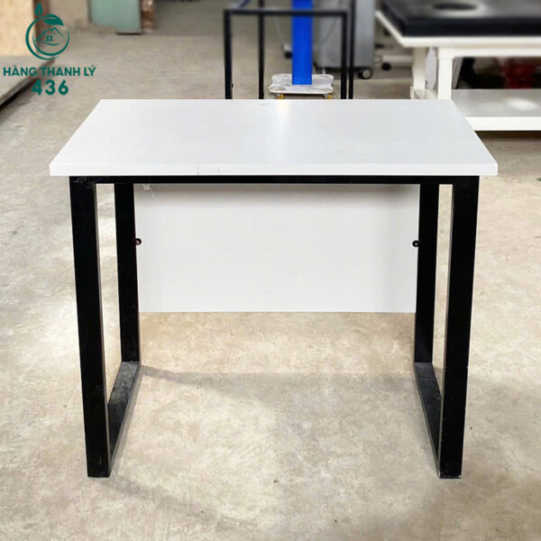 ban lam viec cu khung chac chan 90cmx50cm mau trang 3