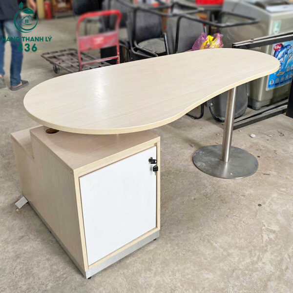 ban lam viec cu kieu dang doc dao gia tot 1