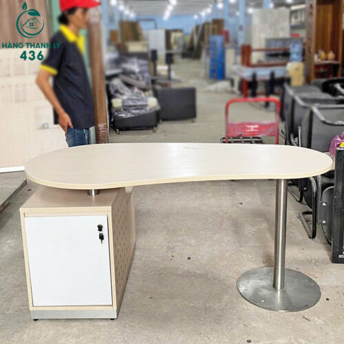 ban lam viec cu kieu dang doc dao gia tot 2