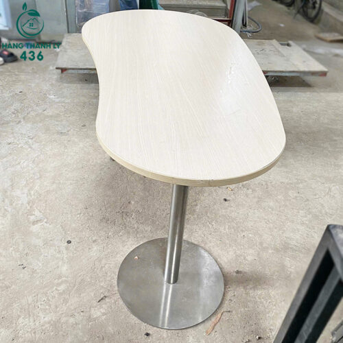 ban lam viec cu kieu dang doc dao gia tot 4