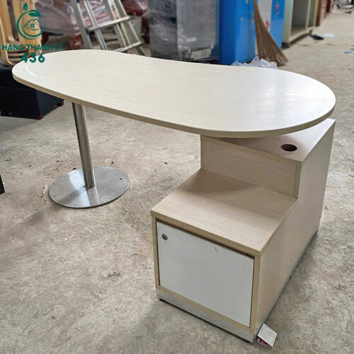 ban lam viec cu kieu dang doc dao gia tot 5