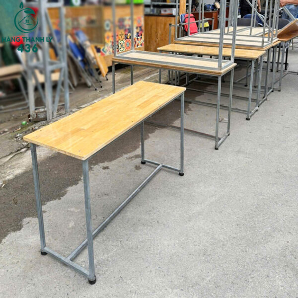 ban lam viec cu mat go chan kim loai hien dai 3