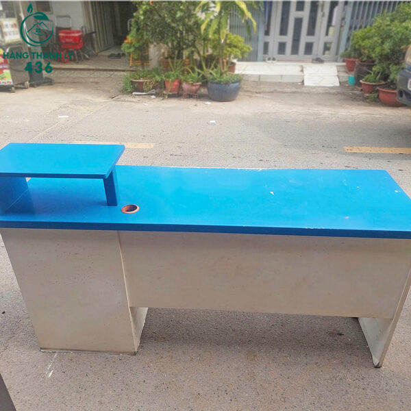 ban lam viec cu thiet ke doc dao 1