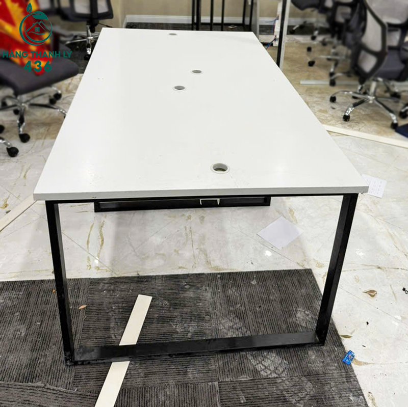 Bàn Làm Việc Nhóm Cũ 1M8x1M Có Lỗ Đi Giây Điện ban-lam-viec-nhom-cu-1m8x1m-co-lo-di-giay-dien-2 Bàn Làm Việc Nhóm Cũ 1M8x1M Có Lỗ Đi Giây Điện