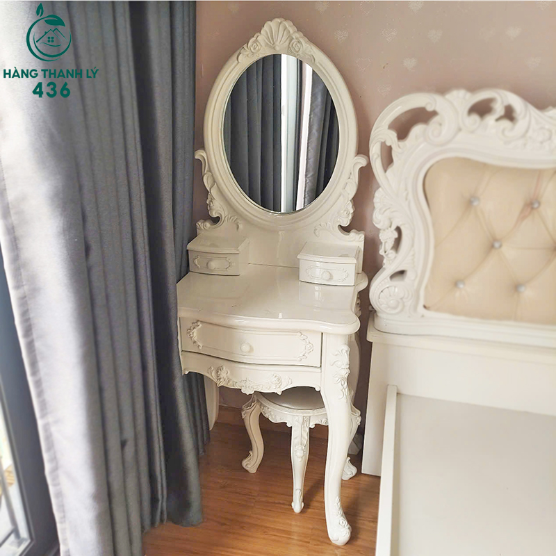 Bàn Trang Điểm Cũ 1M5x60CM Phong Cách Tân Cổ Điển ban-trang-diem-cu-1m5x60cm-phong-cach-tan-co-dien Bàn Trang Điểm Cũ 1M5x60CM Phong Cách Tân Cổ Điển