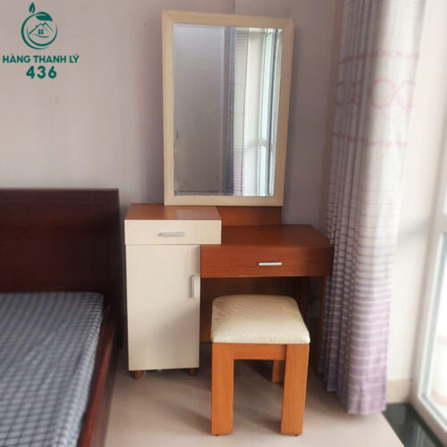 ban trang diem cu kem guong 1