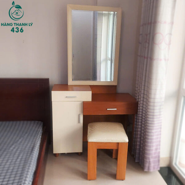 ban trang diem cu kem guong 1