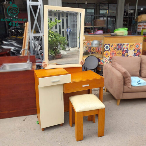 ban trang diem cu kem guong 3