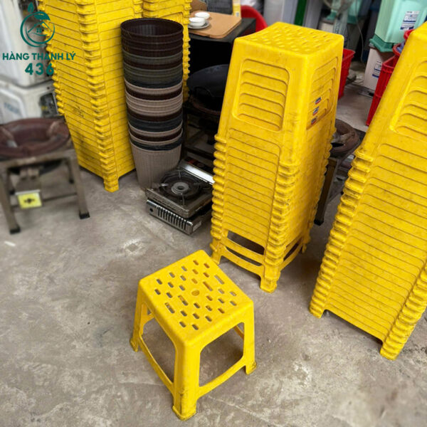 ghe dau nhua cu mau vang so luong nhieu 3
