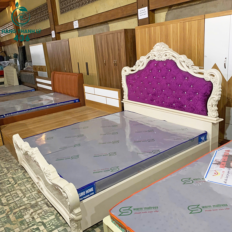 Giường Ngủ Cũ Kiểu Tân Cổ Điển 1M8x2M Độc Đáo giuong-ngu-cu-kieu-tan-co-dien-1m8x2m-3 Giường Ngủ Cũ Kiểu Tân Cổ Điển 1M8x2M Độc Đáo