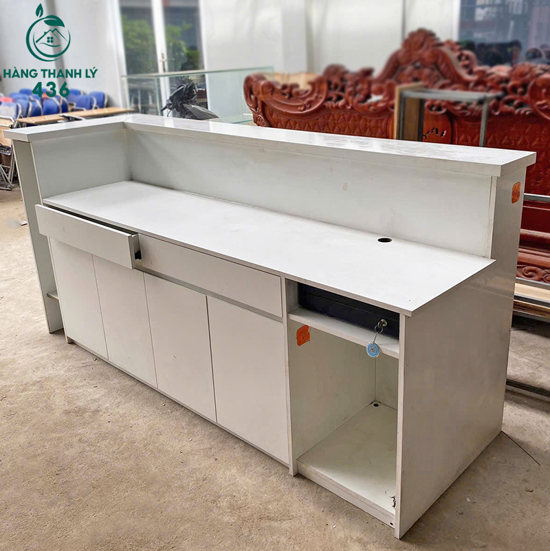 Quầy Lễ Tân Cũ 2M24x1M05 Có Két Đựng Tiền quay-le-tan-cu-2m24x1m05-mau-trang-phoi-go-2 Quầy Lễ Tân Cũ 2M24x1M05 Có Két Đựng Tiền