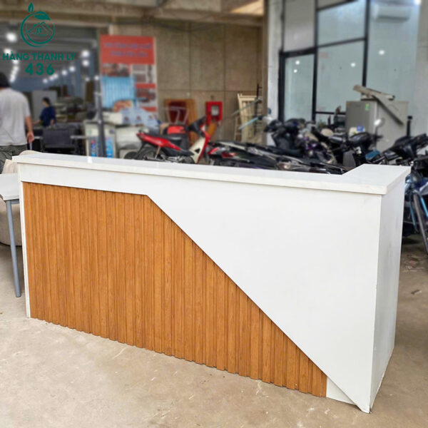 quay-le-tan-cu-2m24x1m05-mau-trang-phoi-go (3) quay le tan cu 2m24x1m05 mau trang phoi go 3