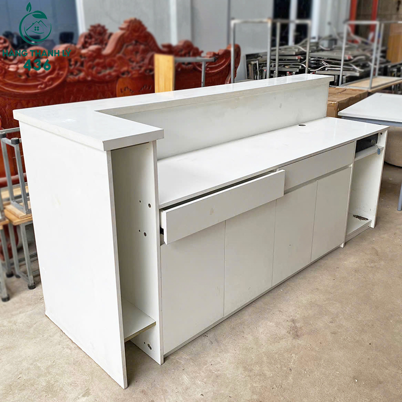 Quầy Lễ Tân Cũ 2M24x1M05 Có Két Đựng Tiền quay-le-tan-cu-2m24x1m05-mau-trang-phoi-go-6 Quầy Lễ Tân Cũ 2M24x1M05 Có Két Đựng Tiền