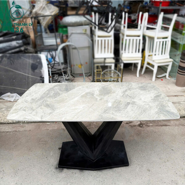 thanh-ly-ban-an-mat-da-chan-kim-loai-chac-chan-moi-99 (6) thanh ly ban an mat da chan kim loai chac chan moi 99 6