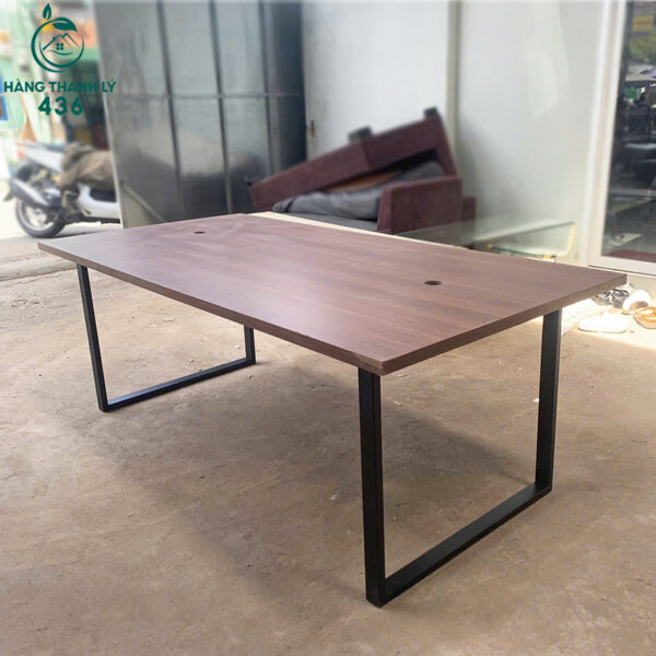 thanh ly ban hop go 1mx2m hang ton con moi 99 3