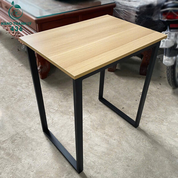 thanh ly ban lam viec 70cmx50cm hang dong moi 99 3