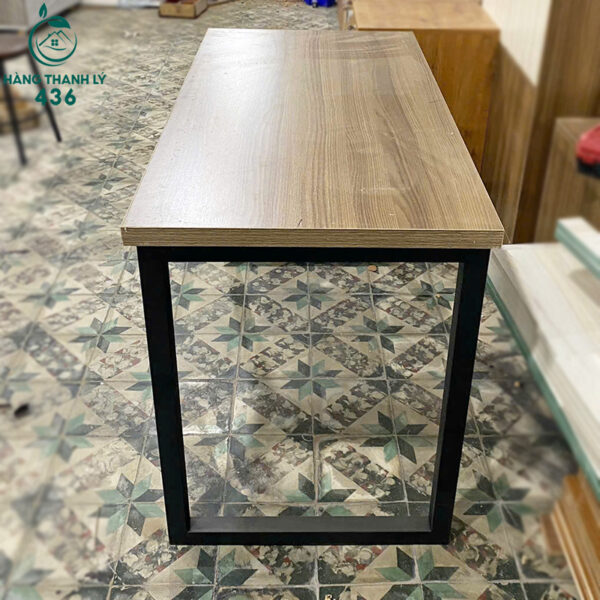 thanh-ly-ban-lam-viec-go-van-nau-hang-dep-moi-99 (4) thanh ly ban lam viec go van nau hang dep moi 99 4