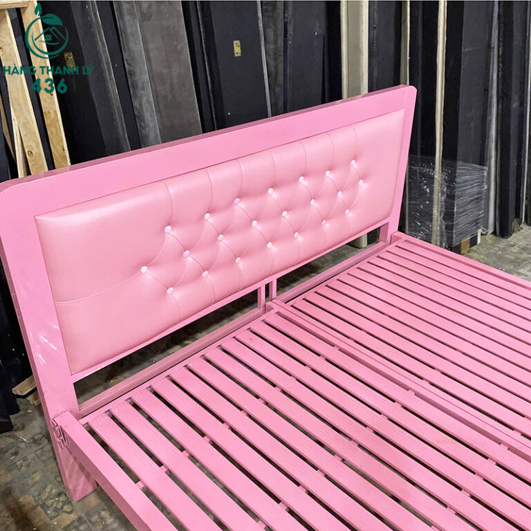 thanh ly giuong ngu khung sat 1m6x2m mau hong moi 99 5