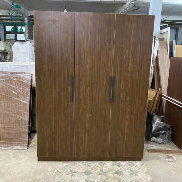 thanh-ly-tu-quan-ao-go-3-canh-1m5x2m-khong-hoc-hang-moi-99-nhieu-mau (5) thanh ly tu quan ao go 3 canh 1m5x2m khong hoc hang moi 99 nhieu mau 5