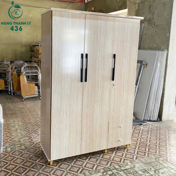 thanh-ly-tu-quan-ao-nhua-3-canh-chac-chan-hang-moi-99 (2) thanh ly tu quan ao nhua 3 canh chac chan hang moi 99 2