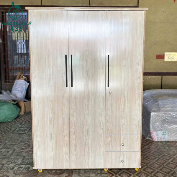 thanh-ly-tu-quan-ao-nhua-3-canh-chac-chan-hang-moi-99 (3) thanh ly tu quan ao nhua 3 canh chac chan hang moi 99 3