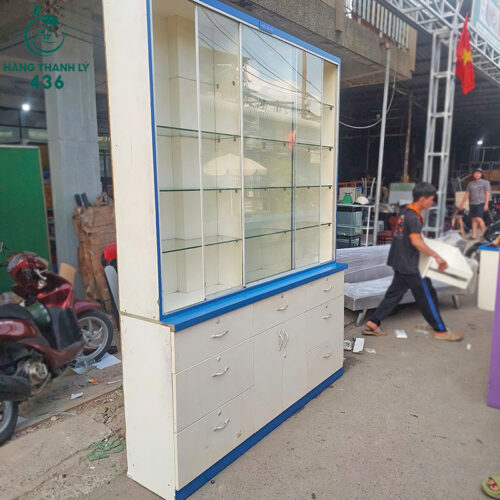 Tủ Kính Trưng Bày Cũ 1M84x2M44 Màu Trắng Xanh Kết Hợp 3 tu kinh trung bay cu 1m84x2m44 1