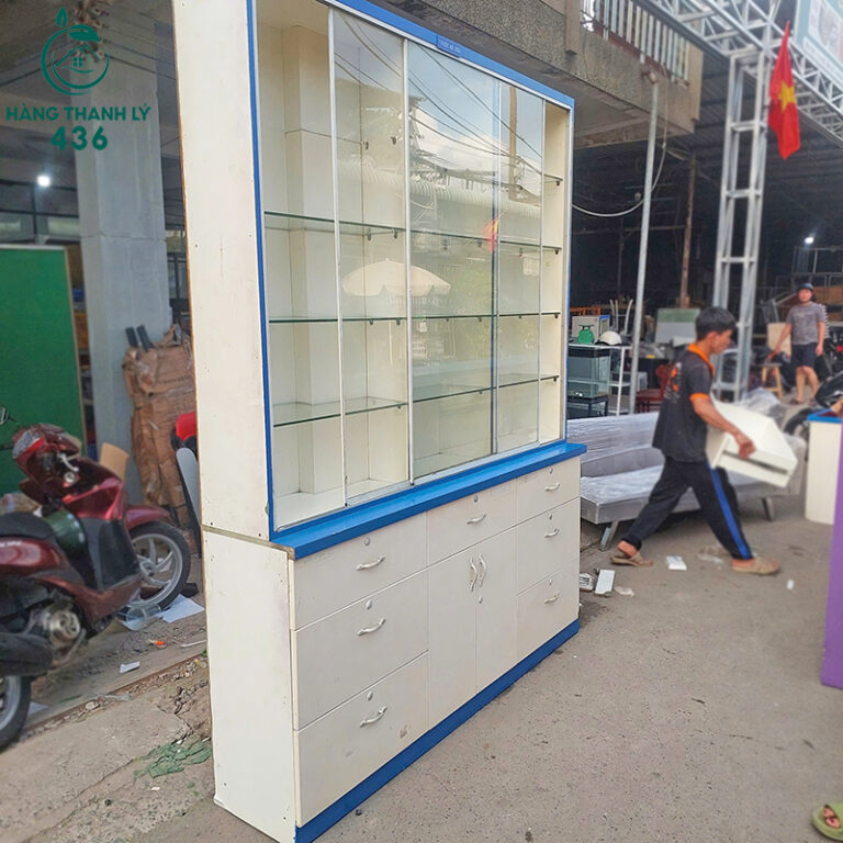 tu kinh trung bay cu 1m84x2m44 1