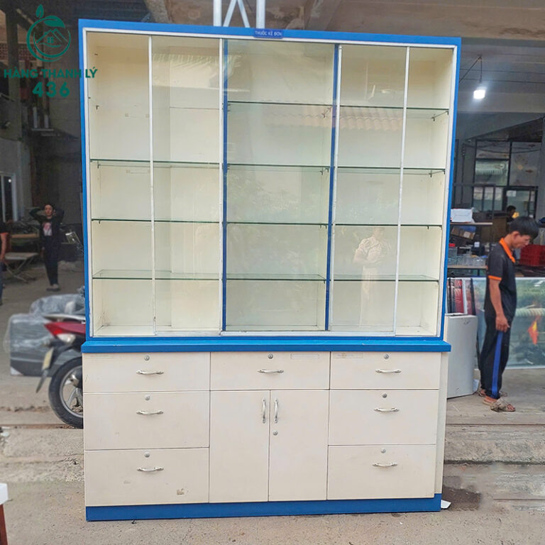tu kinh trung bay cu 1m84x2m44 3