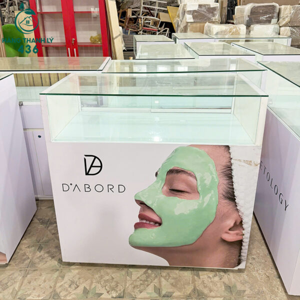 tu-trung-bay-my-pham-cu-1m1x1m1-co-den-led (4) tu trung bay my pham cu 1m1x1m1 co den led 4