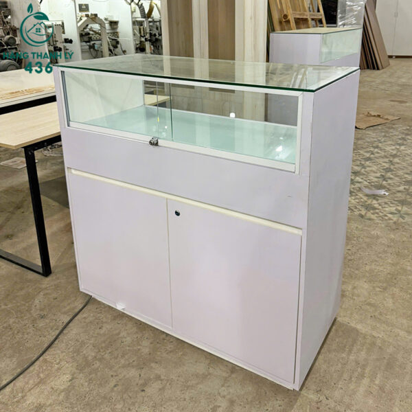 tu-trung-bay-my-pham-cu-1m1x1m1-co-den-led (6) tu trung bay my pham cu 1m1x1m1 co den led 6