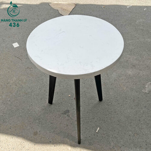 ban cafe cu mat tron mau trang chan go son den 3