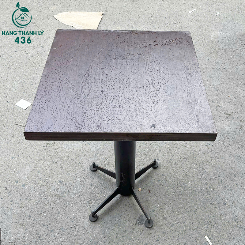 Bàn Cafe Gỗ Vuông Chân Sắt Sơn Tĩnh Điện Cũ ban-cafe-go-vuong-chan-sat-son-tinh-dien-cu-2 Bàn Cafe Gỗ Vuông Chân Sắt Sơn Tĩnh Điện Cũ
