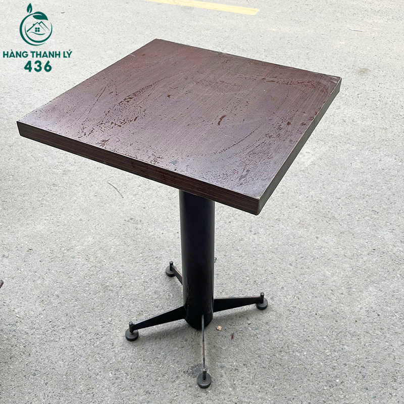 Bàn Cafe Gỗ Vuông Chân Sắt Sơn Tĩnh Điện Cũ ban-cafe-go-vuong-chan-sat-son-tinh-dien-cu-3 Bàn Cafe Gỗ Vuông Chân Sắt Sơn Tĩnh Điện Cũ