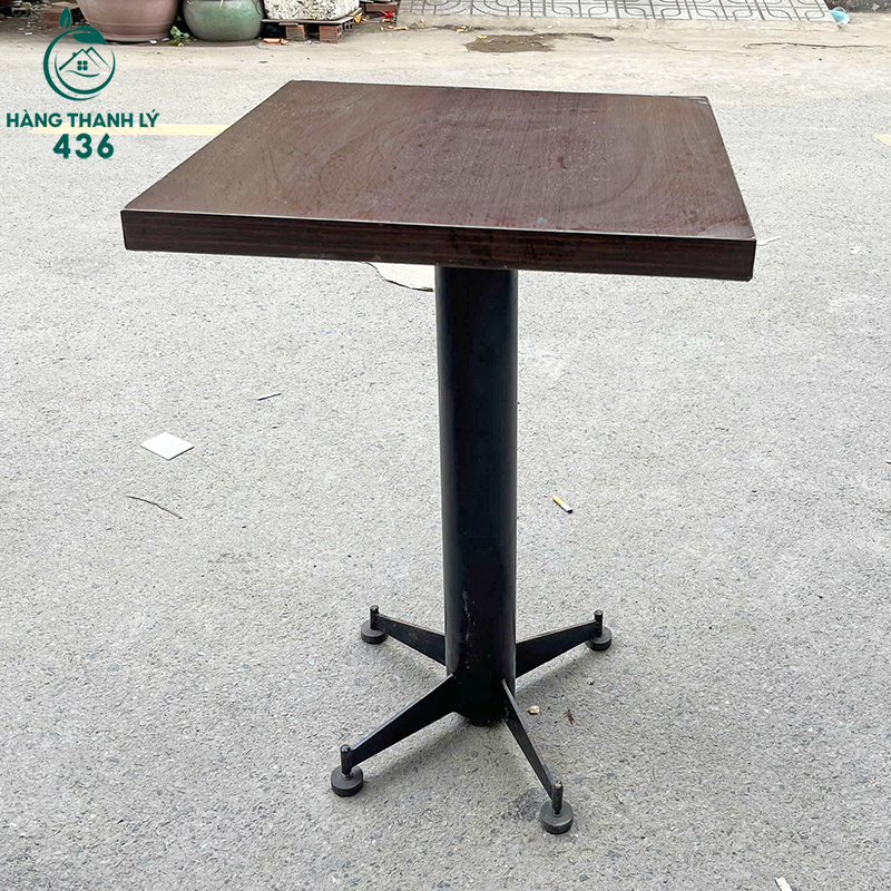 Bàn Cafe Gỗ Vuông Chân Sắt Sơn Tĩnh Điện Cũ ban-cafe-go-vuong-chan-sat-son-tinh-dien-cu-4 Bàn Cafe Gỗ Vuông Chân Sắt Sơn Tĩnh Điện Cũ