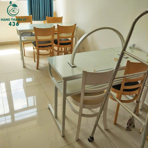 Bàn Làm Nails Cũ Khung Kim Loại Mặt Kính Có Ngăn Tiện Lợi 4 ban lam nails cu khung kim loai mat kinh co ngan tien loi 1