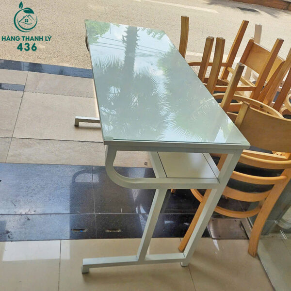 ban-lam-nails-cu-khung-kim-loai-mat-kinh-co-ngan-tien-loi (3) ban lam nails cu khung kim loai mat kinh co ngan tien loi 3