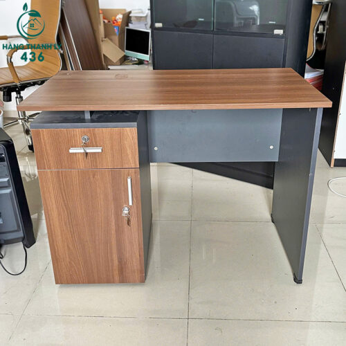 ban lam viec cu 1m2x50cm co kem hoc tu go phoi xam 2