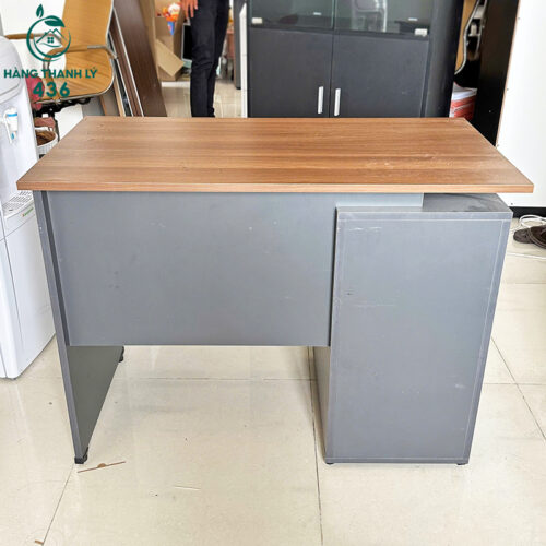 ban lam viec cu 1m2x50cm co kem hoc tu go phoi xam 5