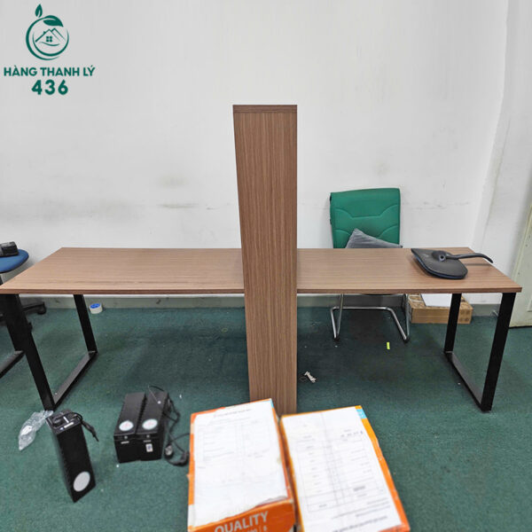 ban lam viec doi cu co ke ngan cach gia re 1